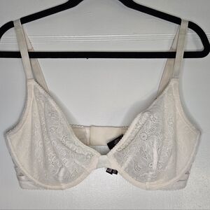 Victoria's Secret Lace Very Sexy Unlined Plunge Bra - 34DDD - Cream